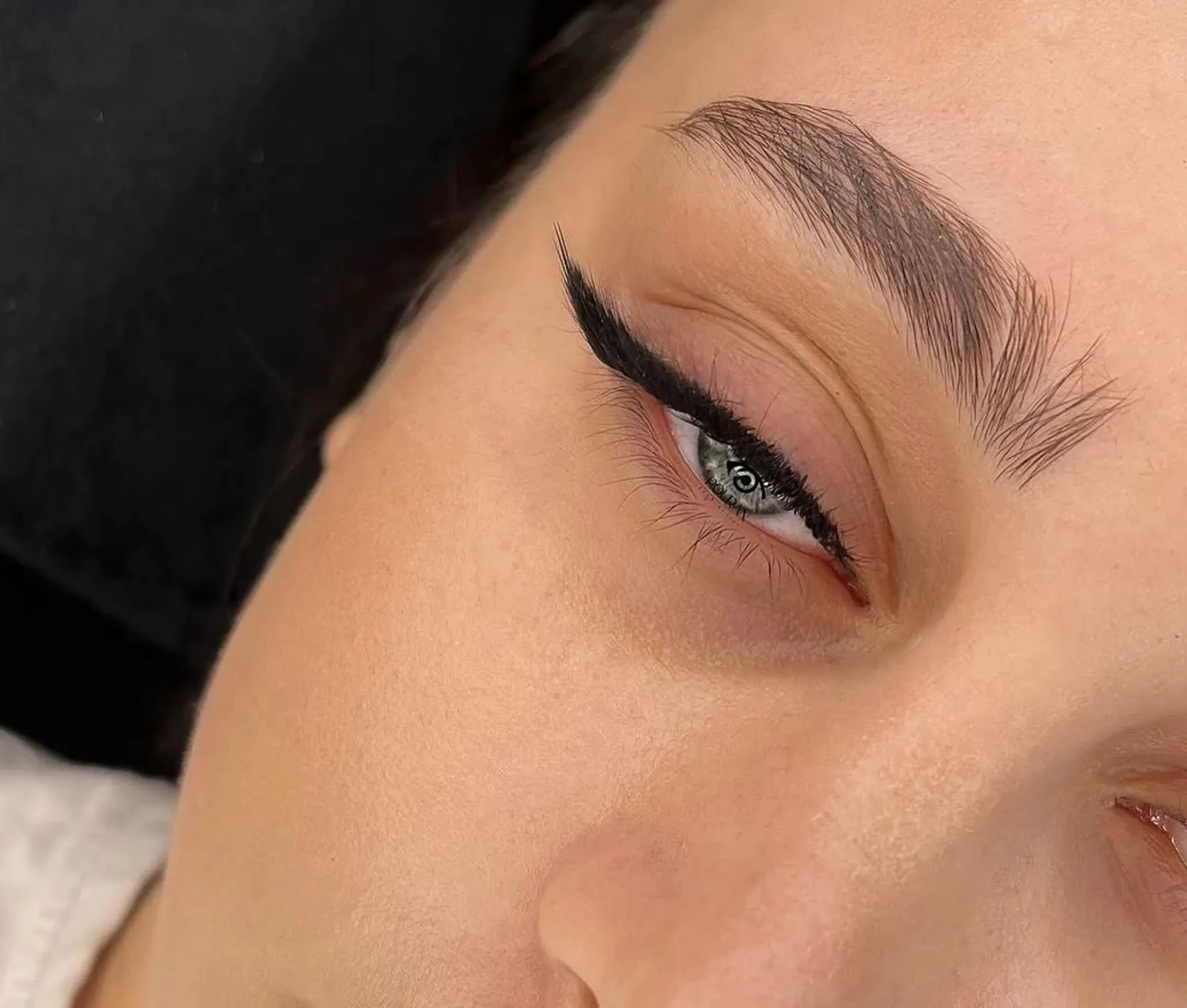 eyeliner tattooing